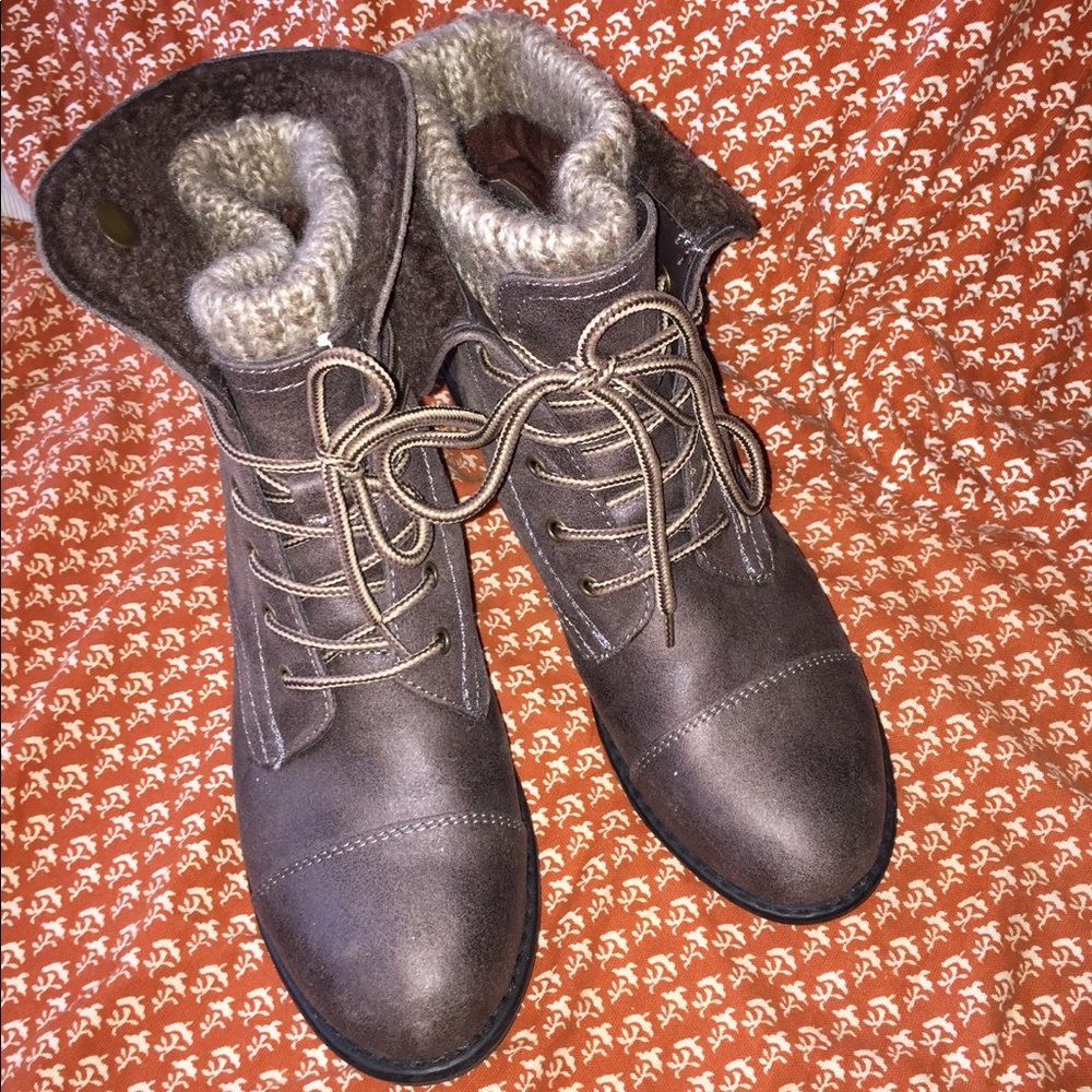Cliff booties